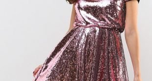 розовое блестящее платье