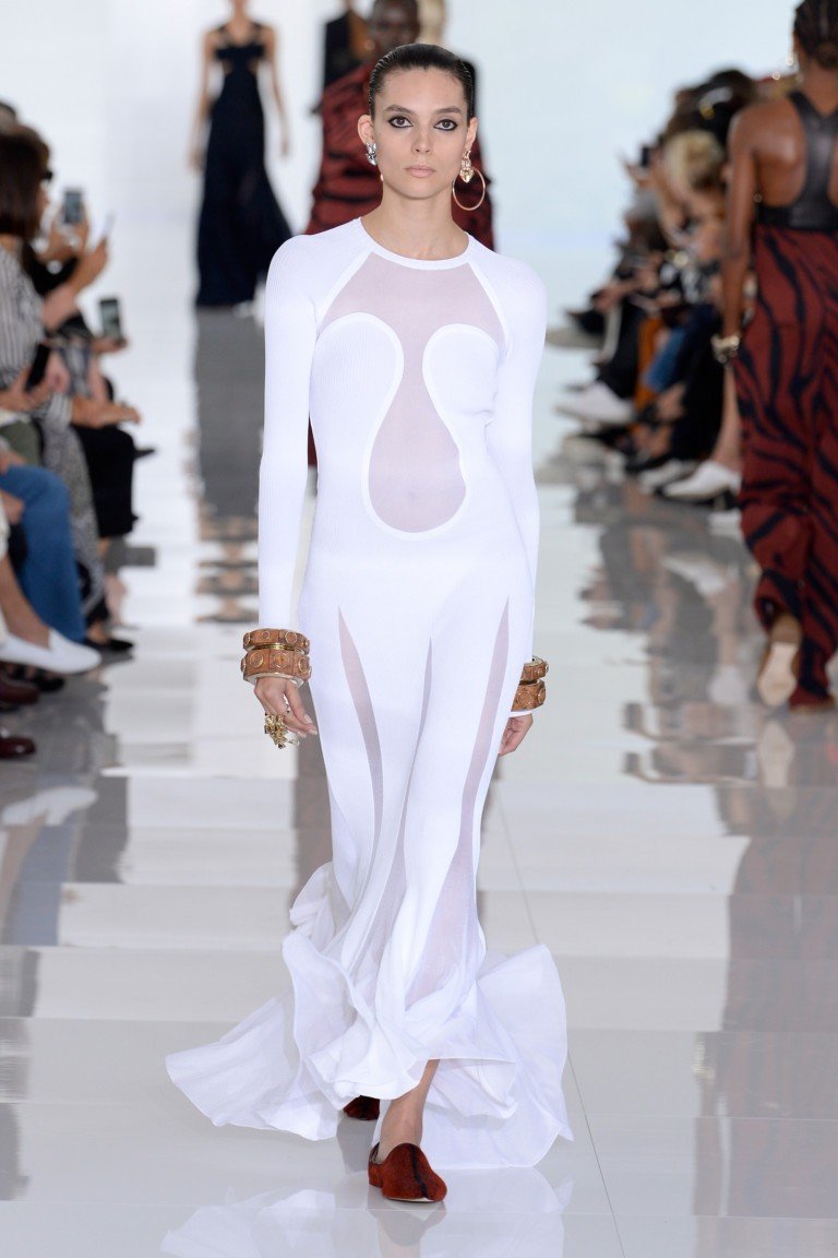 платье белое с прозрачными вставками белое