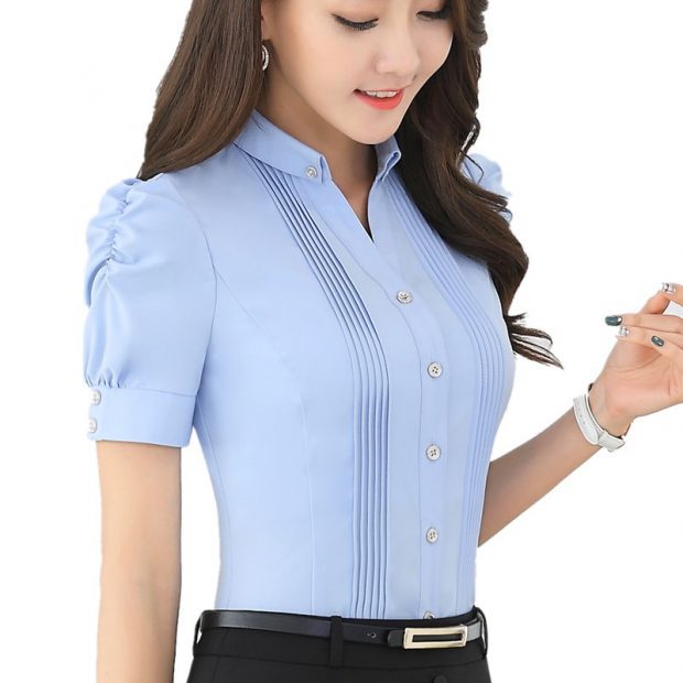 блузка голубая с коротким рукавом